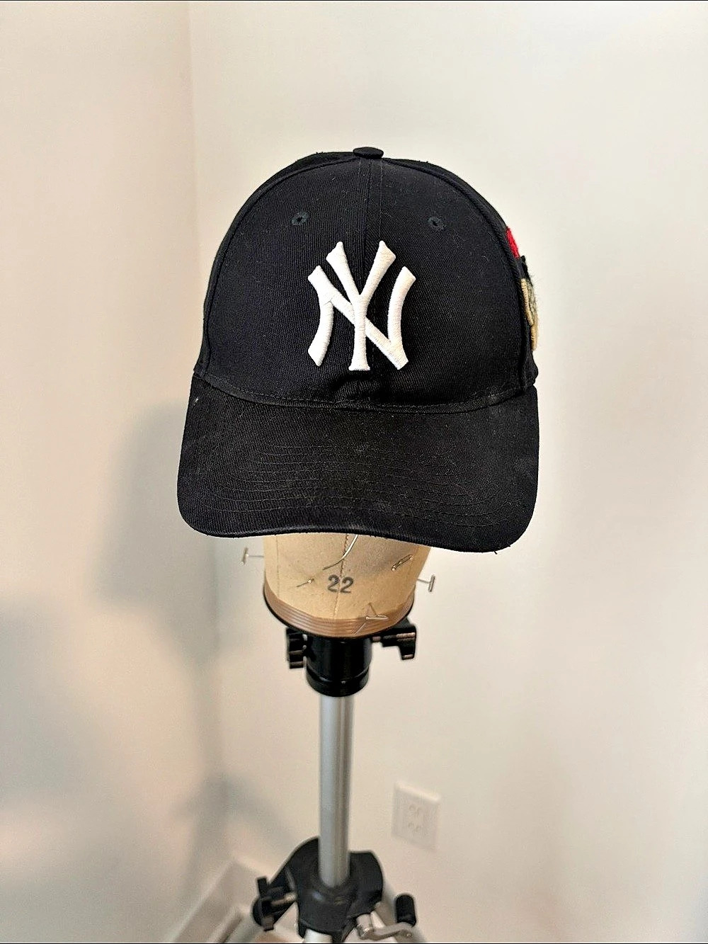 Gucci x MLB New York Yankees Embroidered Butterfly Baseball Cap
